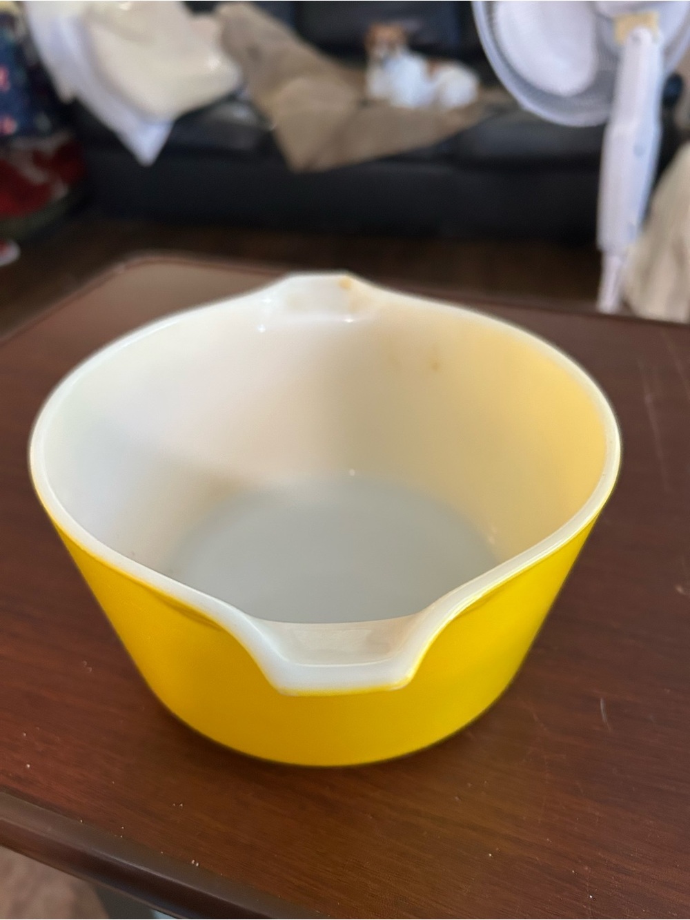 Vintage Pyrex 1 quart yellow casserole dish missing lid - Picture 2 of 4